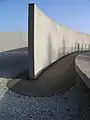 聖俗の境界を隔てる壁