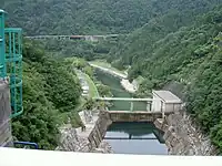 矢作ダムから下流を望む