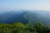神威岳から北面のペテガリ岳