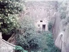 地坑式