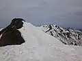 笈ヶ岳山頂手前(右奥は大笠山)