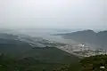 廿日市市経小屋山から北東方向の宮島厳島神社と広島市中心部を望む。広島湾西部(W)と広島湾北部(N)。条件付き指定海域。