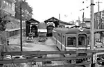 電化時に新築された電車庫。中央写真の上部に写っている建物は流山市役所(1979年4月15日)