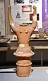 埴輪 両手を上げる女子茨城県立歴史館展示。