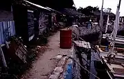 船瀬漁港と漁船