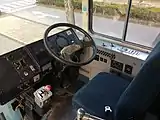 バスの運転席