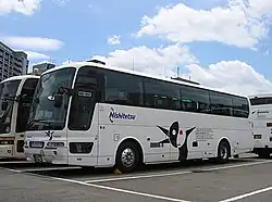 2006年導入の車両。2代目エアロクィーン（エアロクィーンI）。3代目エアロクイーン投入後は「ムーンライト号」や「ペガサス号」に転用されたのち、末期は「ごかせ号」などに使用されていた。2021年頃に運用離脱。