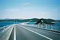 角島大橋の上から