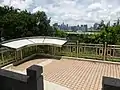 説明案内板と深圳の風景