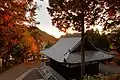 客殿より本堂を望む