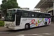 貸切塗装の車両日野・セレガFD