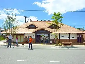 竣工直後の現駅舎（2010年8月）