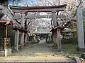 賀茂春日神社（ JR春日居町駅近く、板額御前の弓・薙刀・小刀が伝わる）