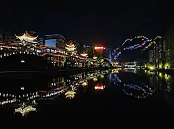 夜の資江と市街地