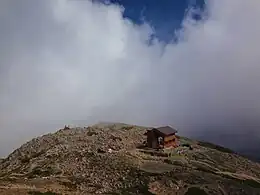 赤石岳山頂から赤石岳避難小屋