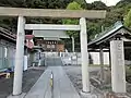 近殿神社（三浦義村公祭神、衣笠駅か京浜急行北久里浜駅近く）