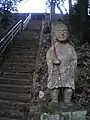 近江寺本堂への石段と大師像