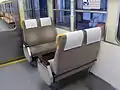 車端部のクロスシート