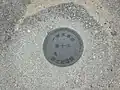 金属製の標識による水準点の例