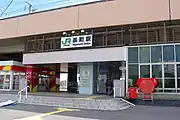 長町駅西口、2015年現在は階段部の南北にスロープが付けられている（2007年3月）