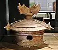蓋形埴輪國學院大學博物館展示。