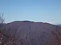 雲取山からの和名倉山と白馬岳(右奥)