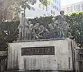 震災遭難児童弔魂像