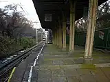 ホームから生駒方面を望む（上屋撤去前）