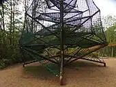 ロープ遊具