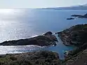 願いが叶うクルスの海。十字に裂けた岩場が特徴的。