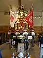 飾り付けを完了した聖武山