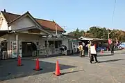 「逆開発」前の駅前（2010年11月）