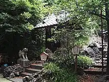 水稲荷神社の高田富士江戸中最古の富士塚を移築している