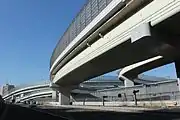 上社側から見たJCT。上社側は高架構造。
