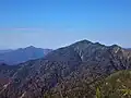 白砂山から北西に鳥甲山と佐武流山を望む