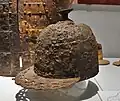 鶴山古墳 眉庇付冑群馬県太田市。群馬県立博物館展示。