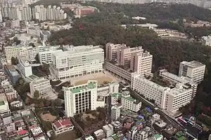 敦岩水晶キャンパス(2010年11月)