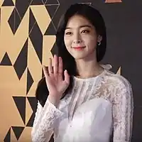 설인아