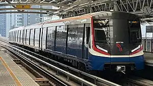 バーンワー駅にて（2019年撮影）