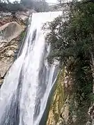 ヴィッラ・グレゴリアナ&nbsp;(en)&nbsp;にある大滝 (La grande cascata)