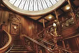 再現された大階段(テネシー州ピジョン・フォージ(英語版)にあるタイタニック博物館(英語版))