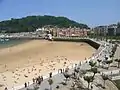 モンテ・ウルグル（奥）とラ・コンチャ海岸