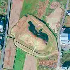 市尾墓山古墳国土交通省 国土地理院 地図・空中写真閲覧サービスの空中写真を基に作成