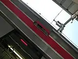ドア上部のセンサーと開閉予告灯