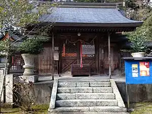 鈴門、当社礼拝所（※本殿がある領域は立ち入り不可）