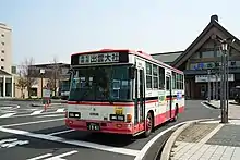 出雲市駅北口を発つ出雲大社行き路線バス