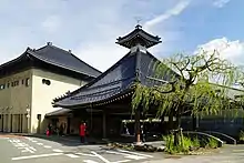 さとの湯、日本最大の駅舎温泉。サウナなども併設された近代的な温泉。