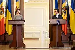 ウクライナのウォロディミル・ゼレンスキー大統領と（2019年7月11日）