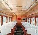 急行運用で座席カバーがかけられたモハ1860(改番前)の車内。