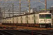 185系「おはようライナー新宿」（2021年1月18日）
